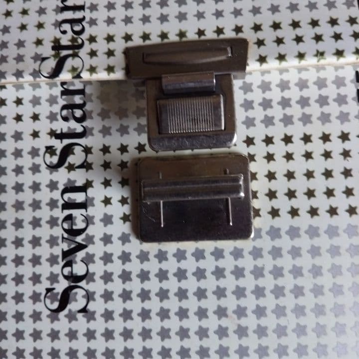 昭和のタバコ柄のカセットテープ入れ2個組