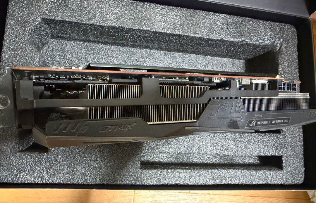 グラフィックボード・グラボ・ビデオカード ASUS ROG STRIX Radeon RX 5700 XT