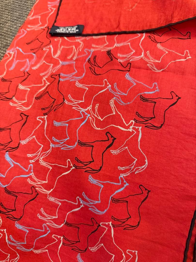美品⭐︎お値下げHERMÈS エルメス　赤大判スカーフ
