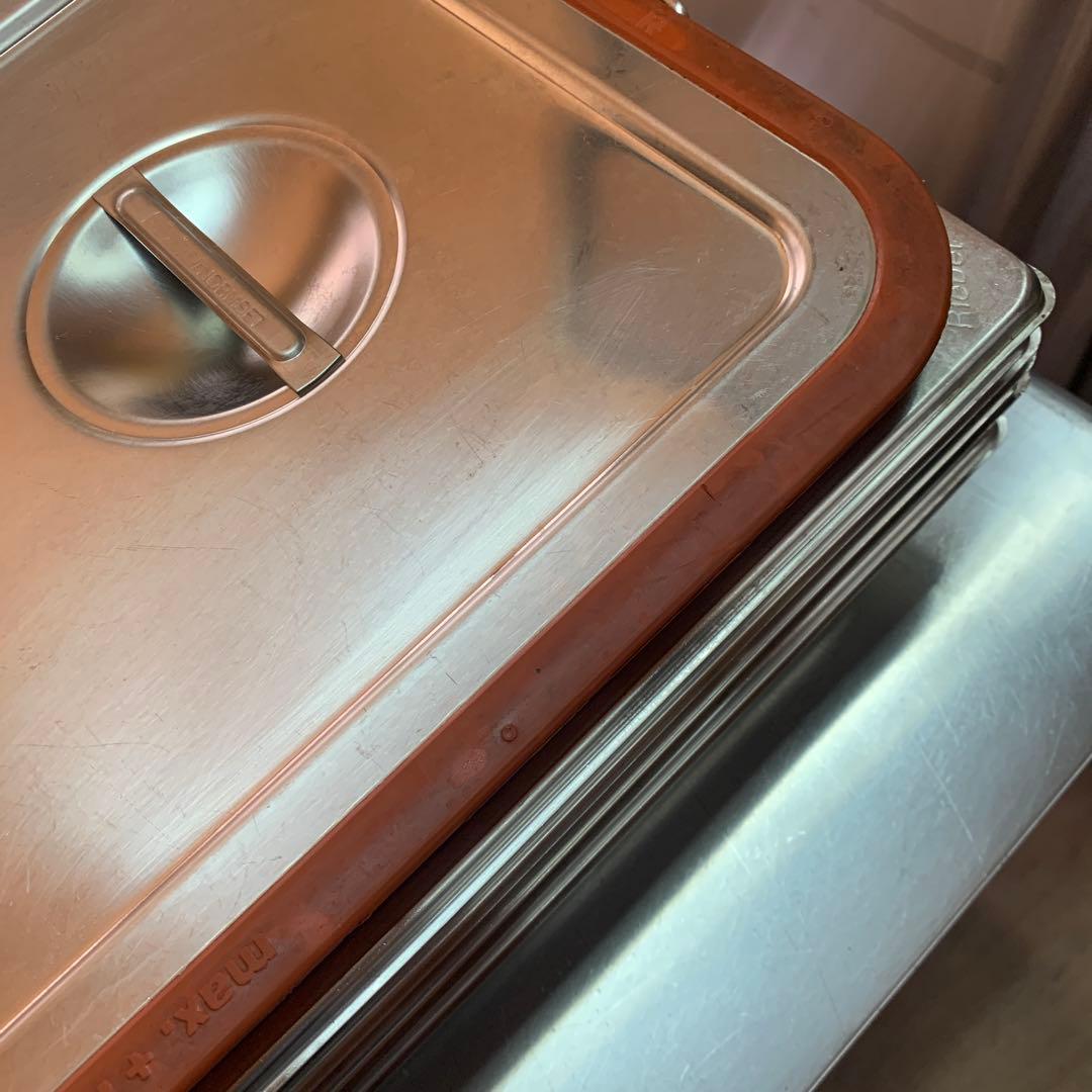 GN 1/1 ハンドル付きステンレスホテルパン5枚　蓋1枚