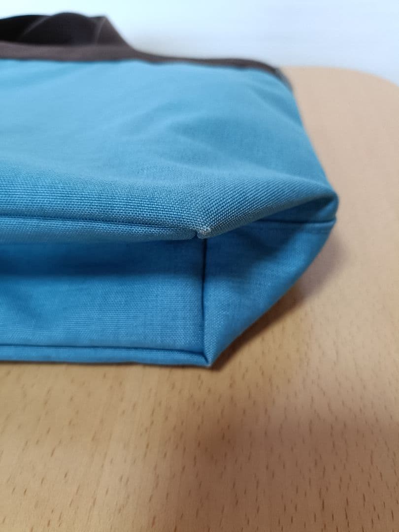 エルベシャプリエ　704C スクエアトートバッグ