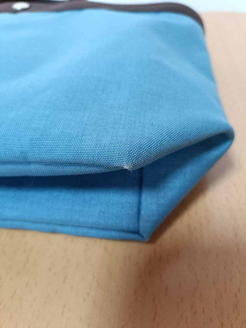 エルベシャプリエ　704C スクエアトートバッグ