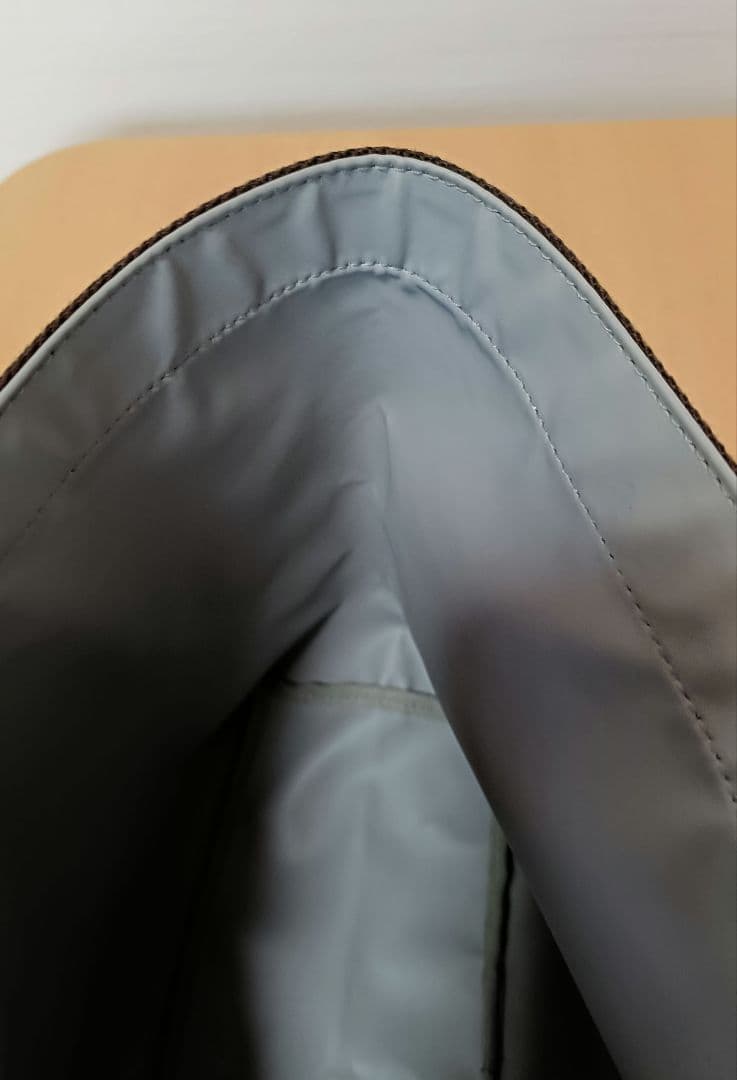 エルベシャプリエ　704C スクエアトートバッグ