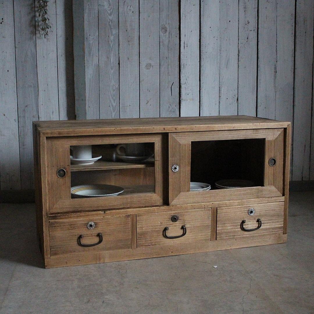 味のある古いガラス戸棚×木製小引き出し3杯　食器棚　収納　古家具　古民家