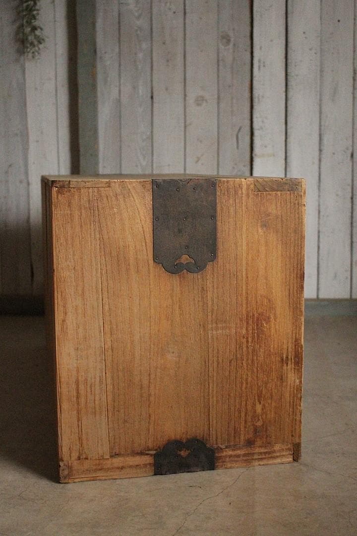 味のある古いガラス戸棚×木製小引き出し3杯　食器棚　収納　古家具　古民家