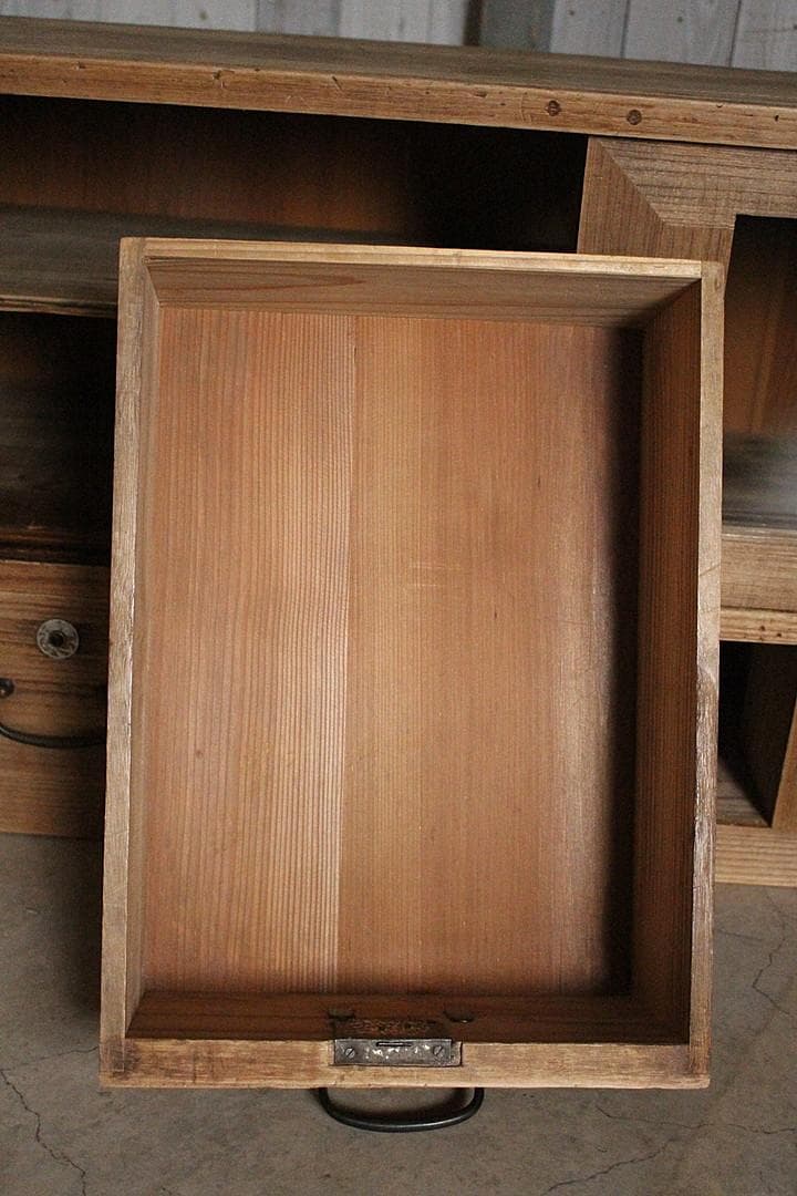 味のある古いガラス戸棚×木製小引き出し3杯　食器棚　収納　古家具　古民家