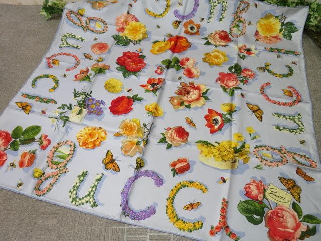 H*a様 クFF2586 新品 GUCCI グッチ　大判スカーフ　ボタニカルシル