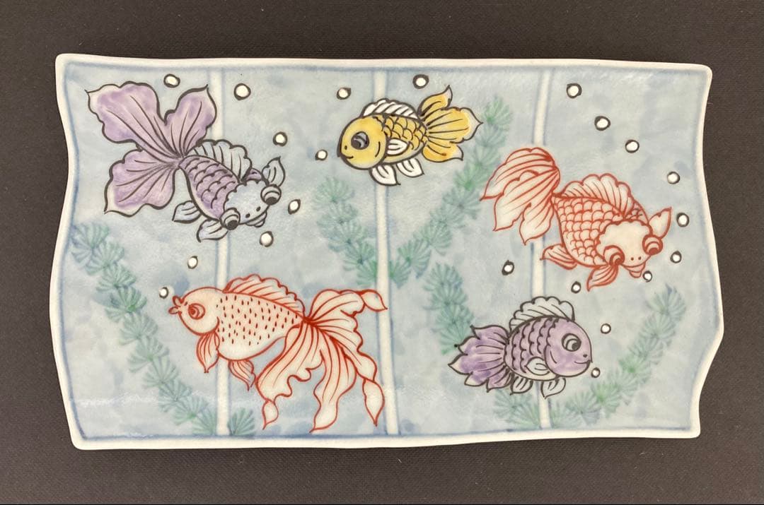 佐藤走波（六代）　七寸長方皿　染錦　魚文