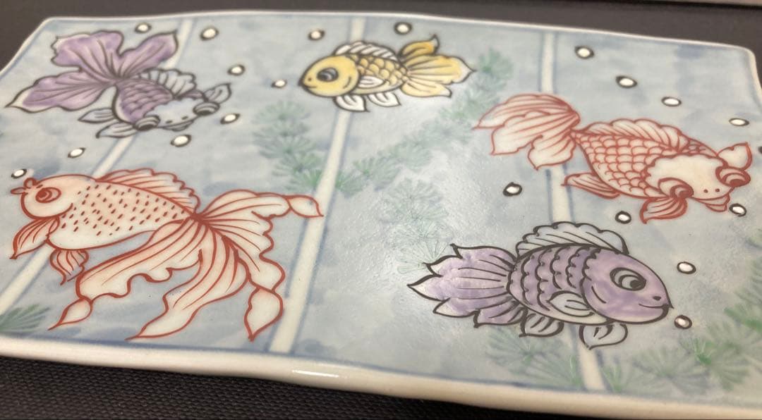 佐藤走波（六代）　七寸長方皿　染錦　魚文