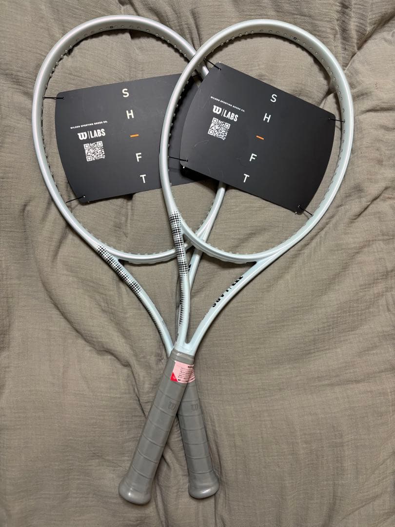 Wilson SHIFT 99 / 300 ウィルソンテニスラケット 2本セット