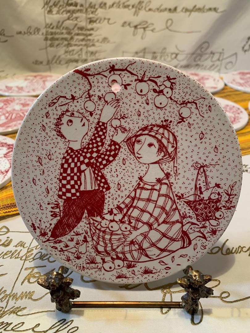 ビヨンヴィンブラッド　マンスリープレート・赤色のコンプリート12ヶ月全部！