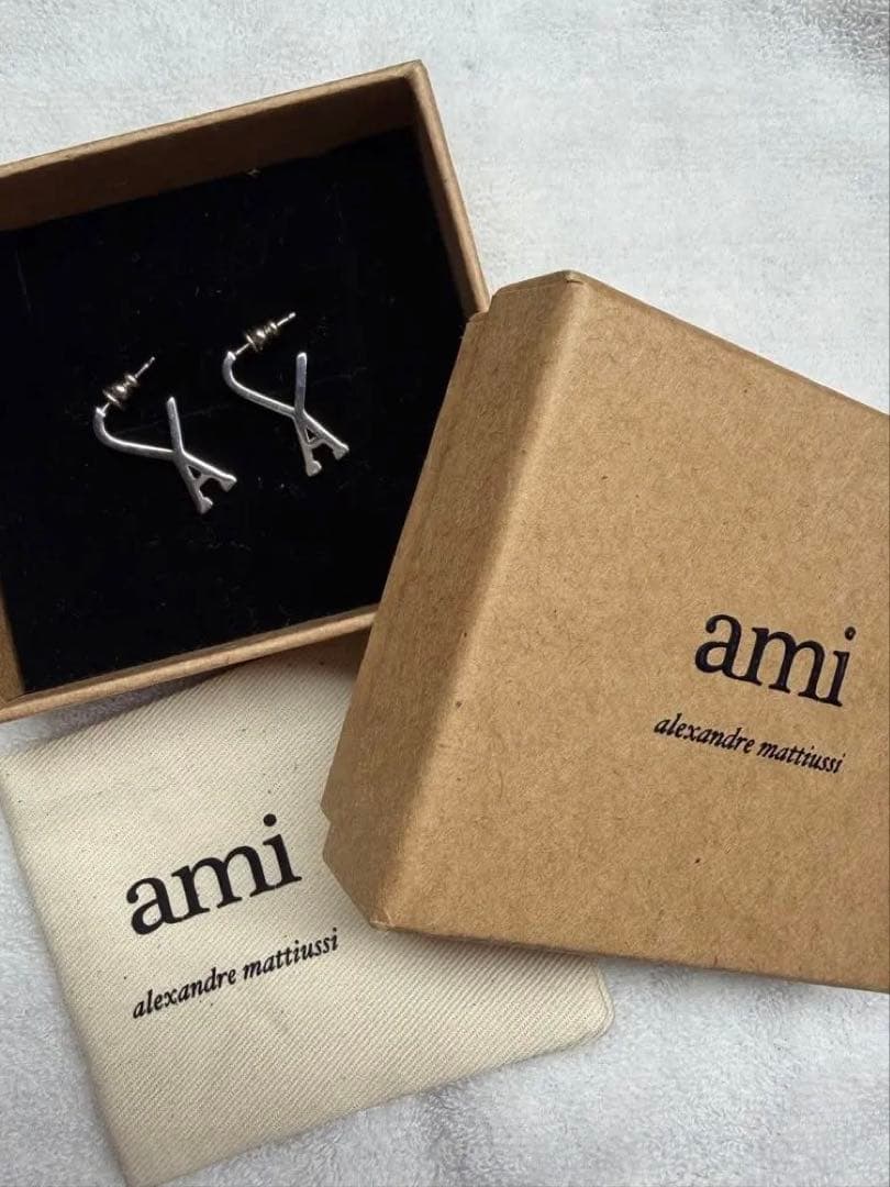 【美品】ami シルバーピアス アミパリス A型