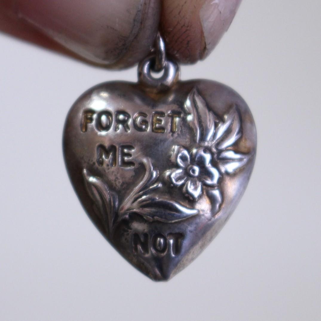 40s　スウィートハートジュエリー　　シルバー チャーム　Forget　勿忘草