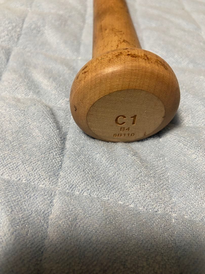 広島カープ鈴木誠也実使用サイン入り硬式木製バット