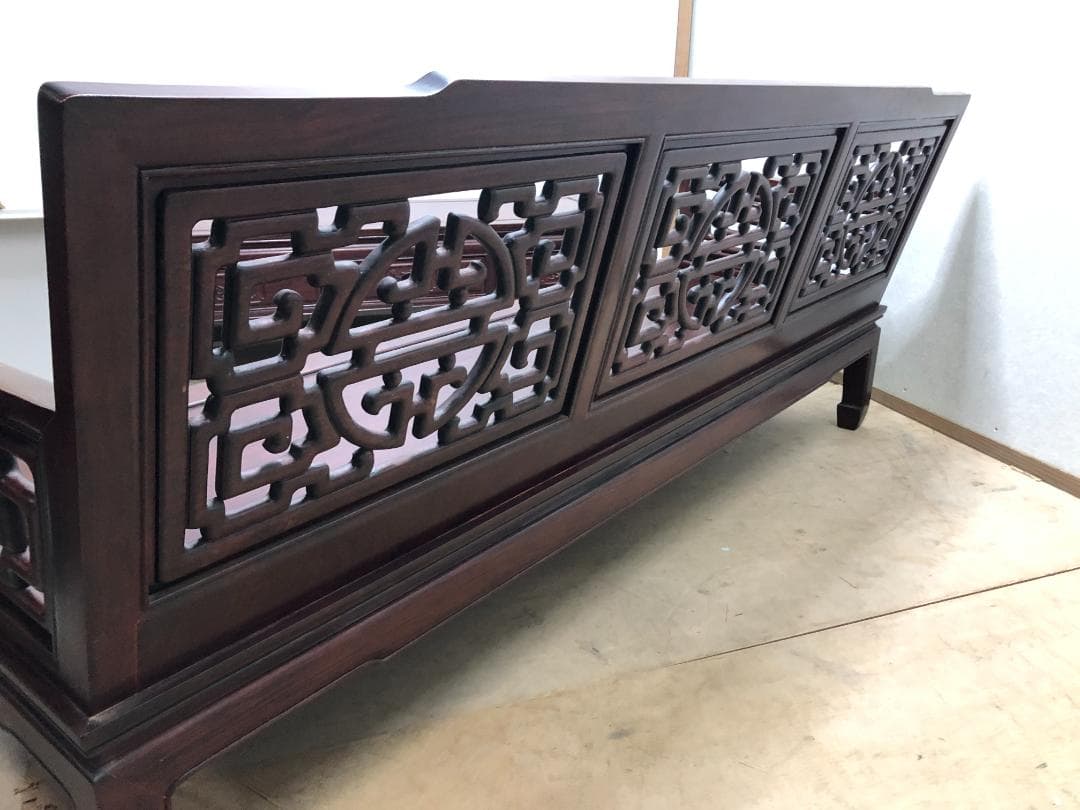 花梨の彫刻長椅子 肘掛け付き 3人掛け 豪華彫刻 人気 中国家具　75063-1