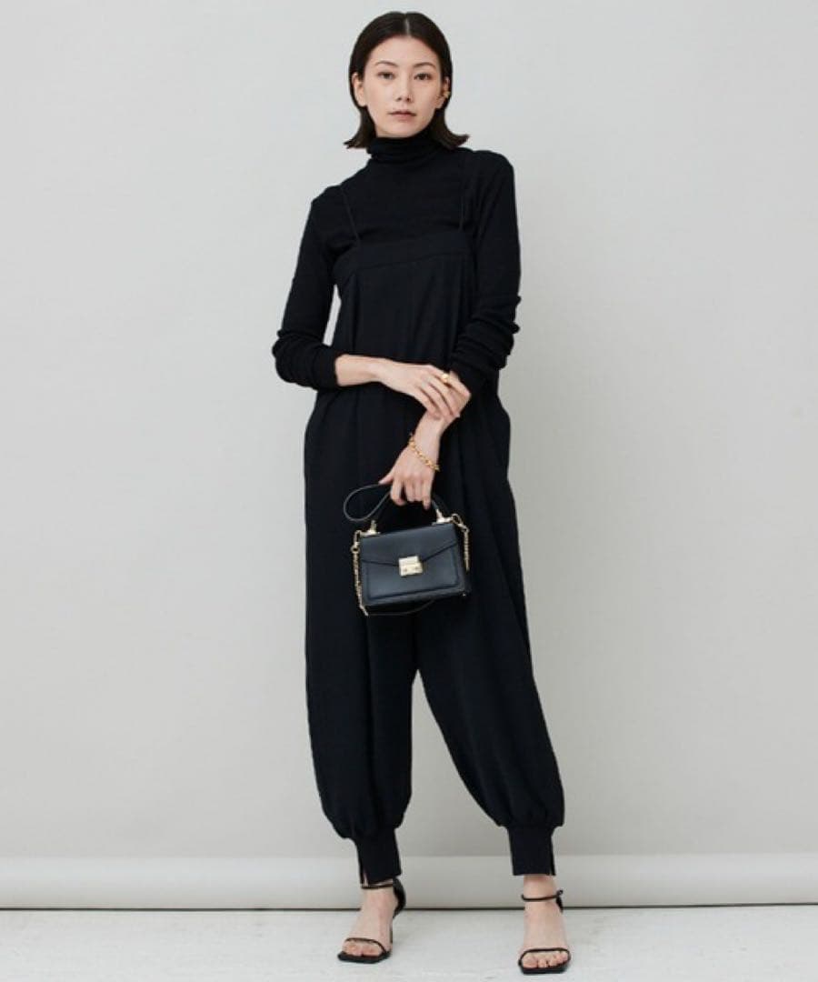 【カレンソロジー】スリットヘムオールインワン