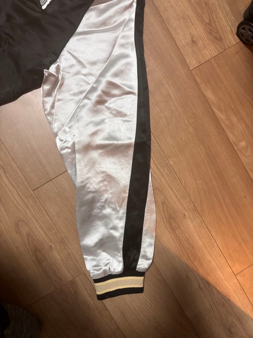 Karaku 横須賀「神奈川沖浪裏と波乗り猫」浮世絵刺繡入りスカジャン