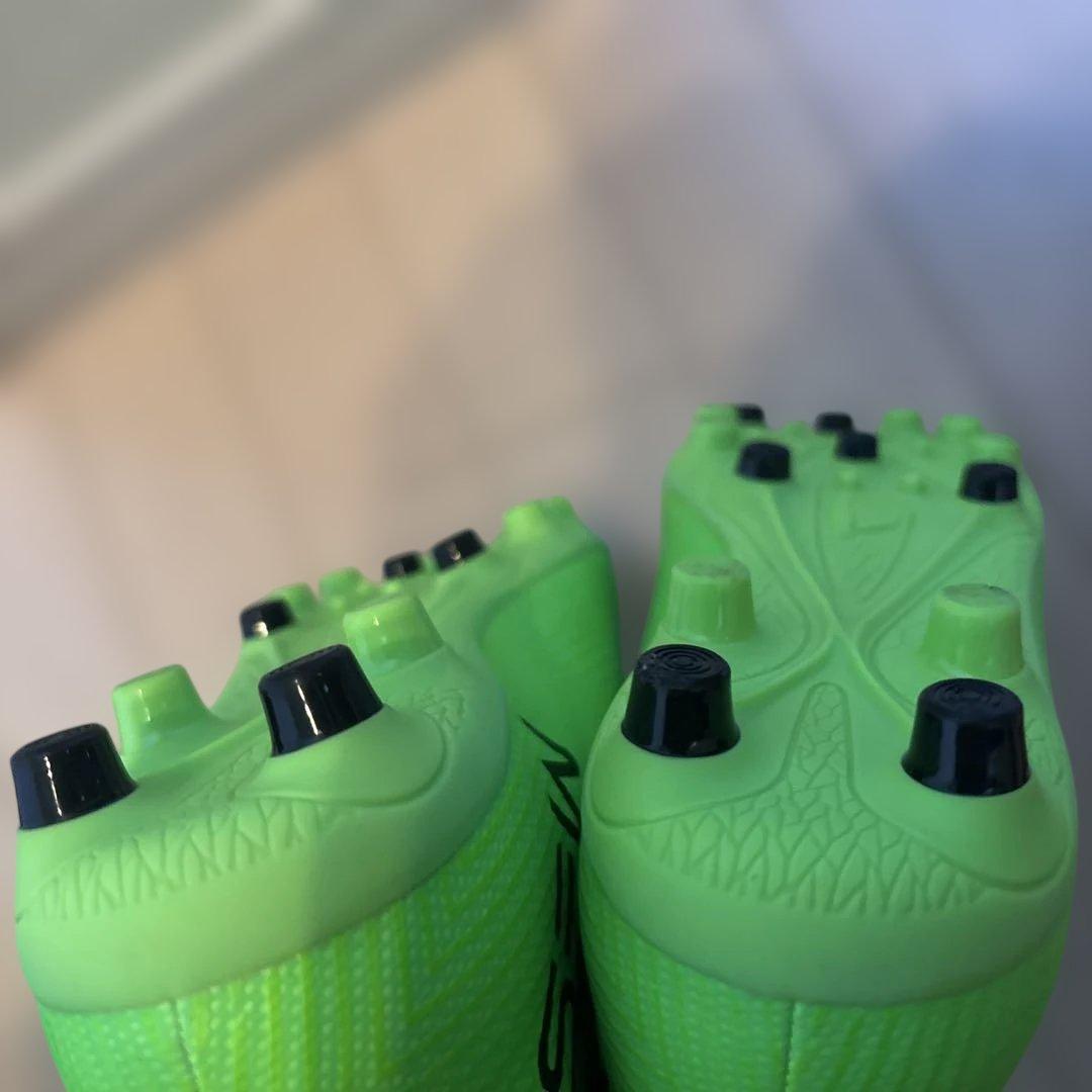 adidasのスパイク