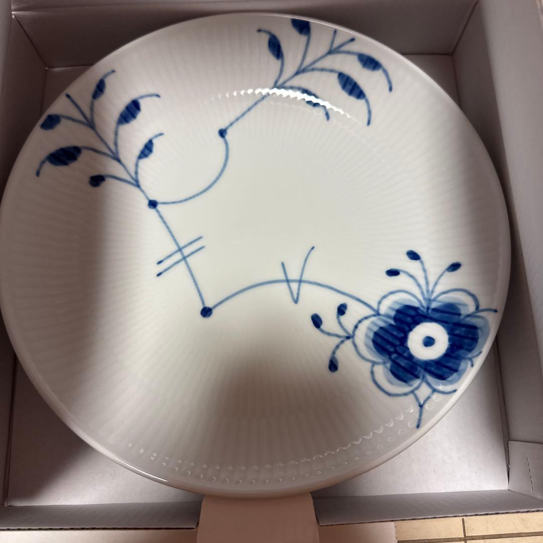 ロイヤルコペンハーゲン　ブルーフルーテッド メガ ディーププレート 20cm