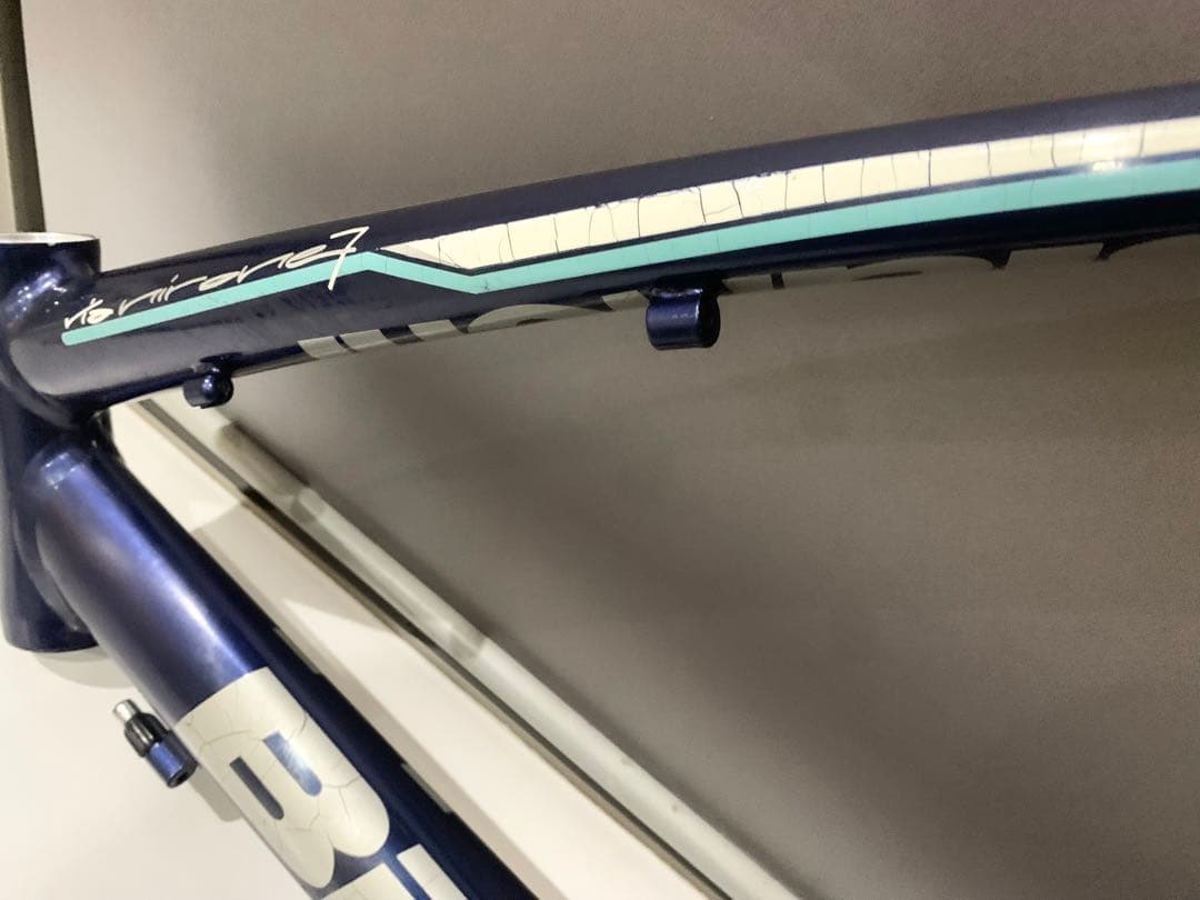 ◆ビアンキBianchi 渋い紺色×白×チェレステのアルミフレーム◆ロードバイク