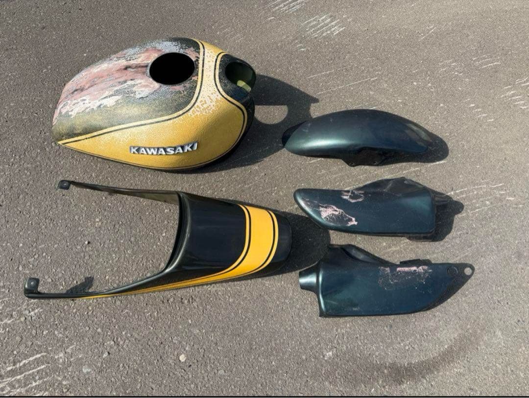 ゼファー400　ZR400C 　ヤラレ仕様　外装セット