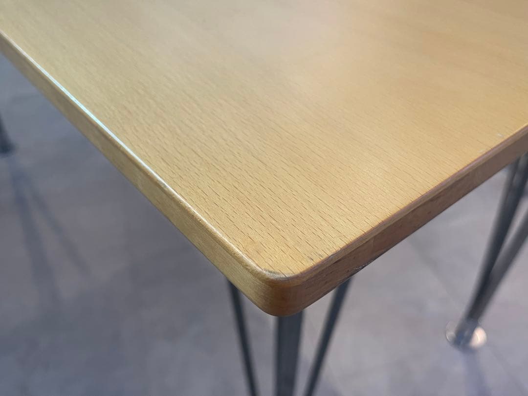 ブルーノマットソンインターナショナル ダイニングテーブル