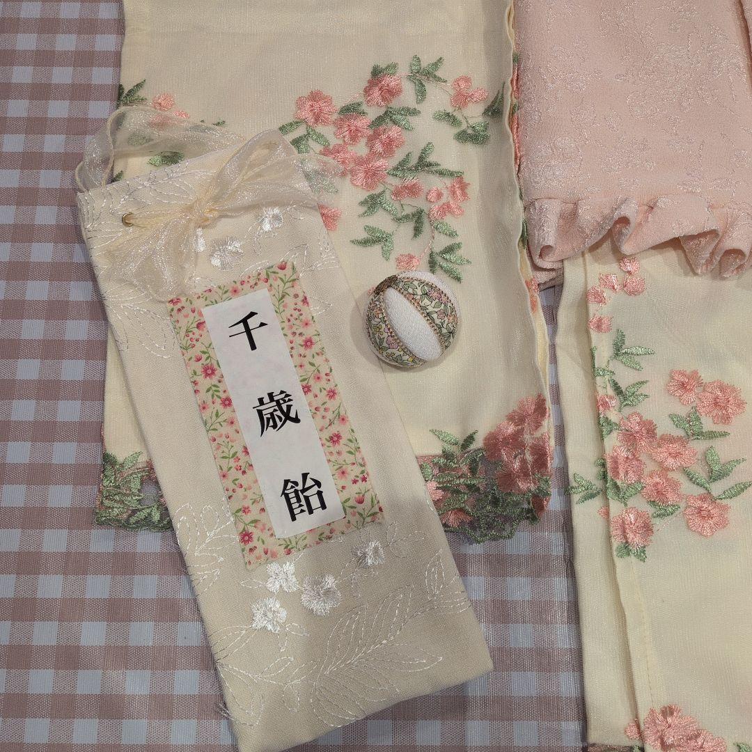 淡いピンク 花柄 着物 千歳飴付き キャサリンコテージ　七五三