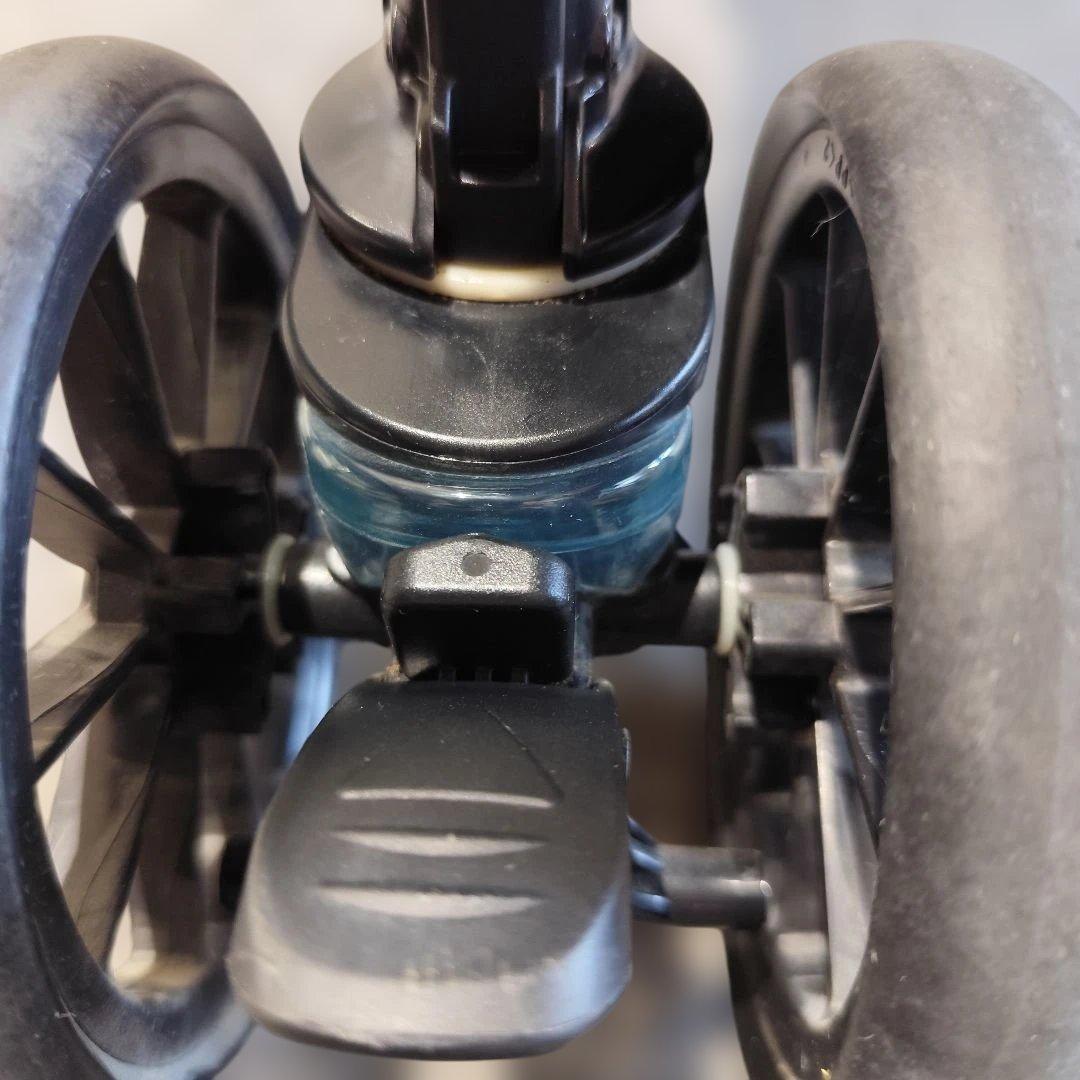 【極美品】Combi ホワイトレーベル スゴカルα 4キャス コンパクト HK