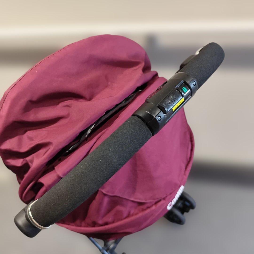 【極美品】Combi ホワイトレーベル スゴカルα 4キャス コンパクト HK