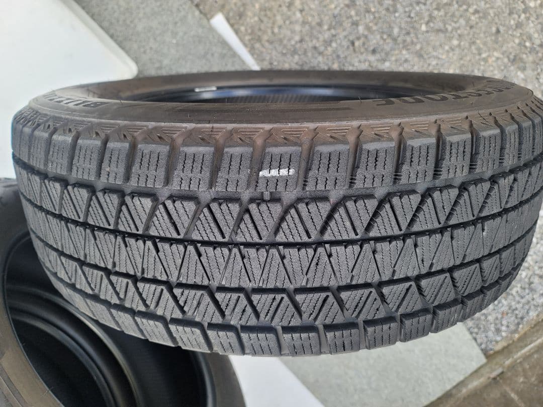 ブリヂストン ブリザック DM-V3 17インチ225/60R17 99Q