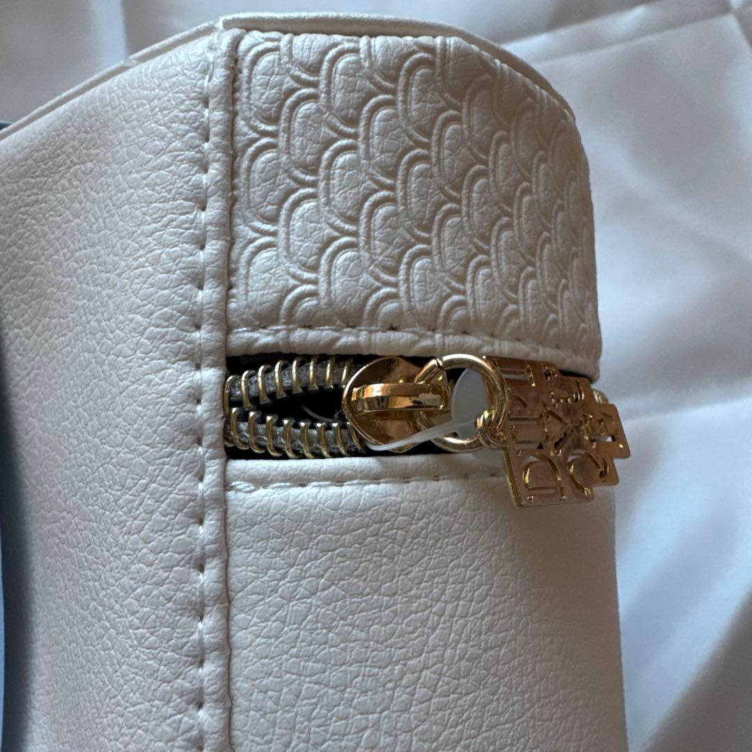 ね*ね様 ⭐︎【新品未開封】カタール航空　DIPTYQUE 化粧品ポーチセット