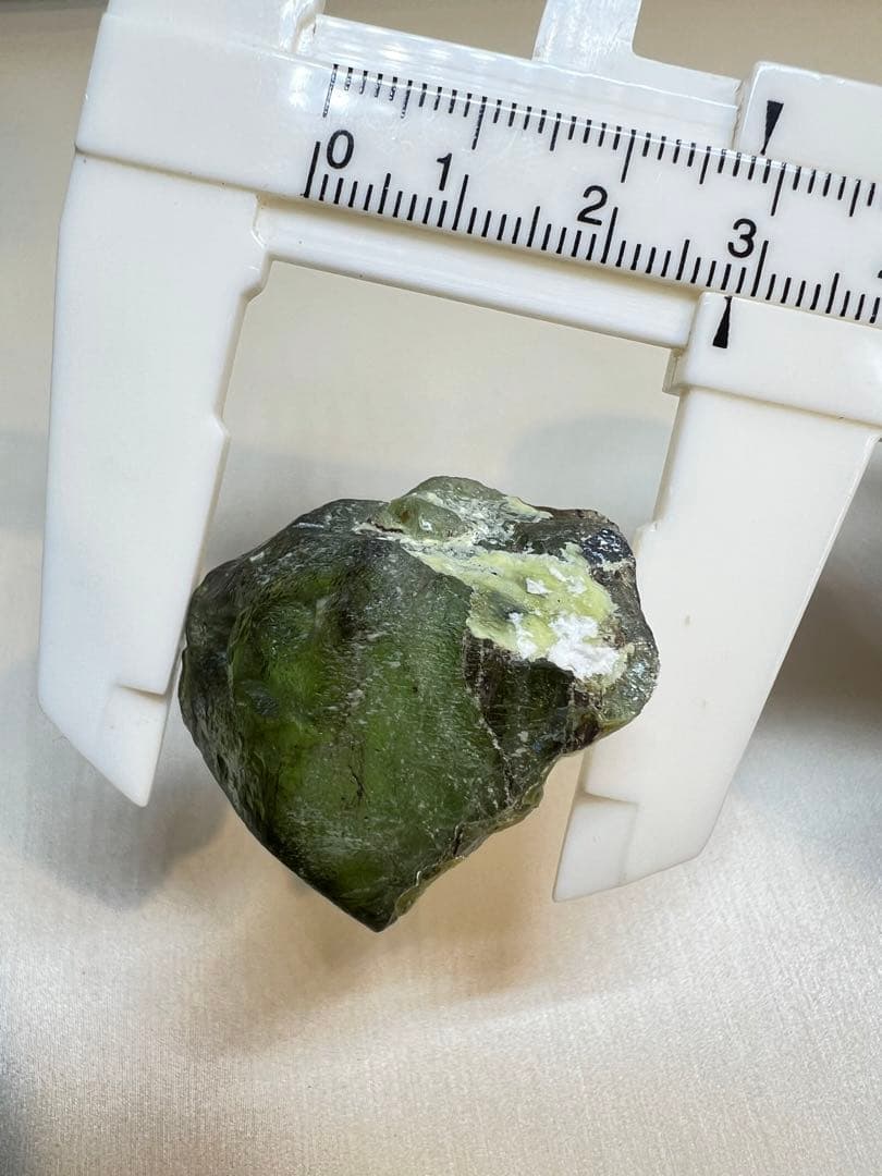 ✴︎値下げ【 天然石 原石 鉱物 】パキスタン産 ペリドット ルードヴィッヒアイト