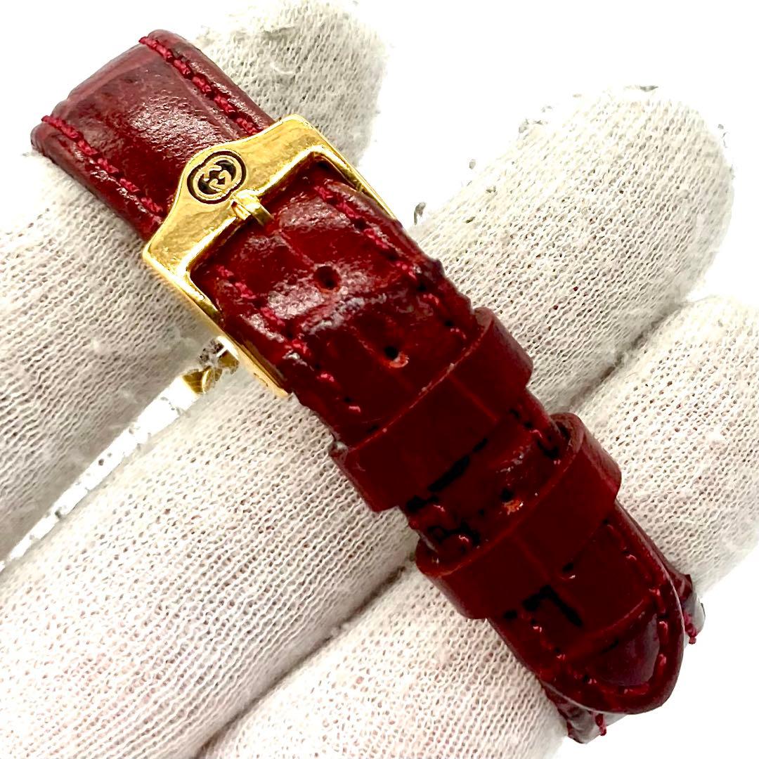 【稼動】 グッチ 2600L 腕時計 QZ スクエア シルバー文字盤 ゴールド