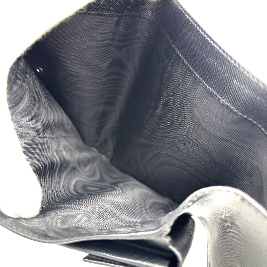 極美品 プラダ 三つ折り財布 三角ロゴ サフィアーノレザー ユニセックス 黒