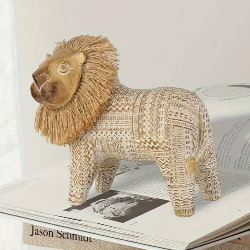 迫力あるアフリカンライオン 置物(レジン彫刻 と抽象アート)