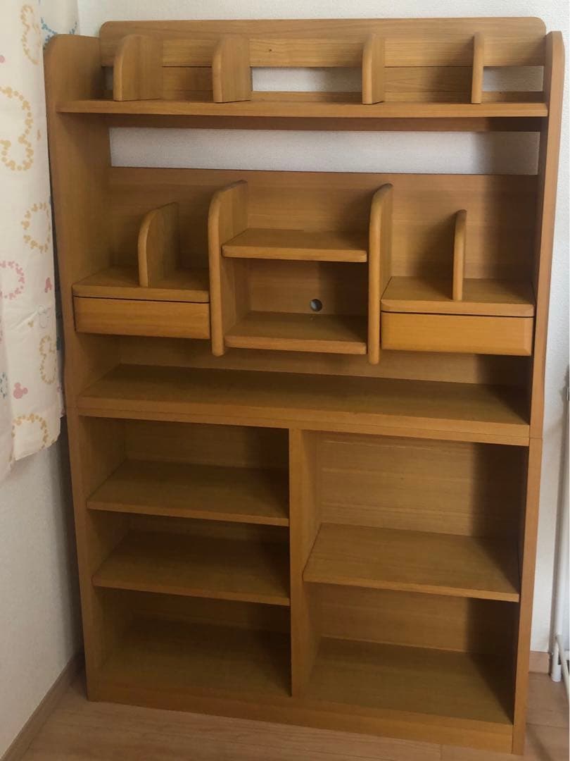 ①ナチュラル木製学習机②引き出3段　④デスクライト付き③本棚