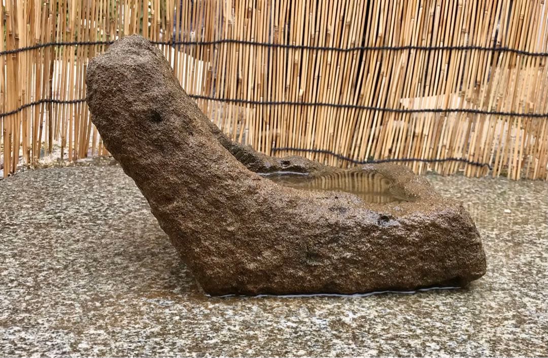 【天然自然石・一輪挿し鉢・寄せ植え鉢・小品盆栽鉢・石鉢・蹲・水鉢】庭石オブジェ