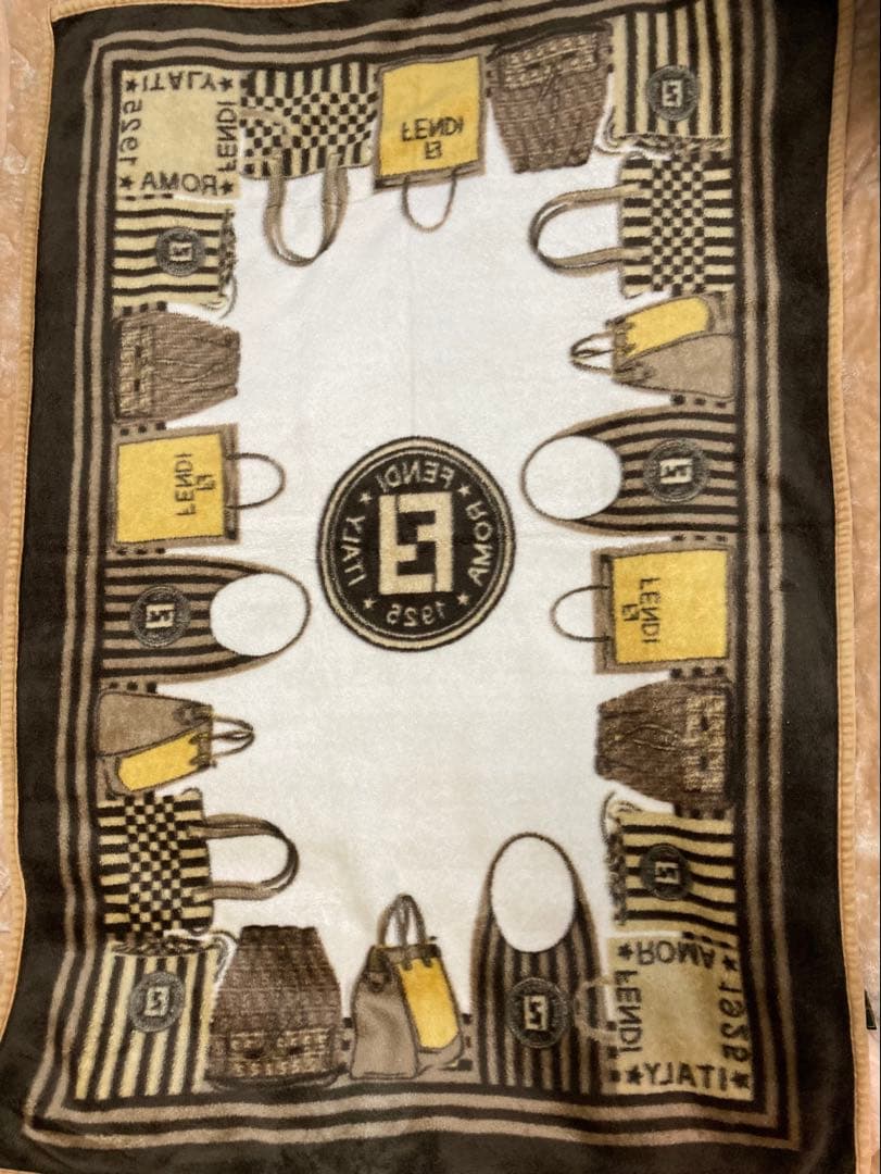 専用ミハエル様　FENDI　フェンディ　バッグ柄　ニューマイヤー