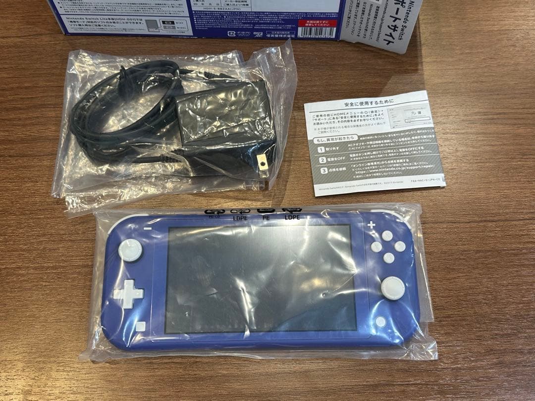 S*e様 未使用 Nintendo Switch Lite 青 本体 充電器付き