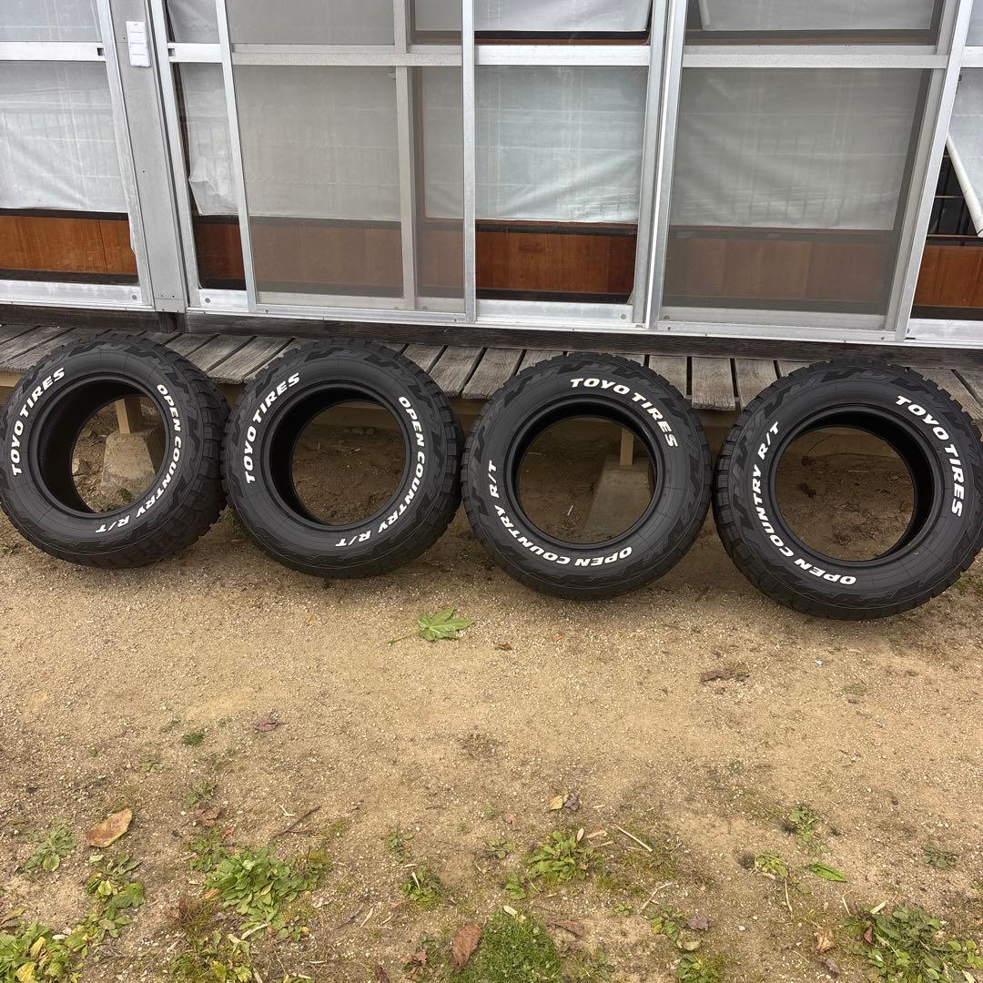 最終値下げ265/65r17 TOYOTIRES OPENCOUNTRY R/T