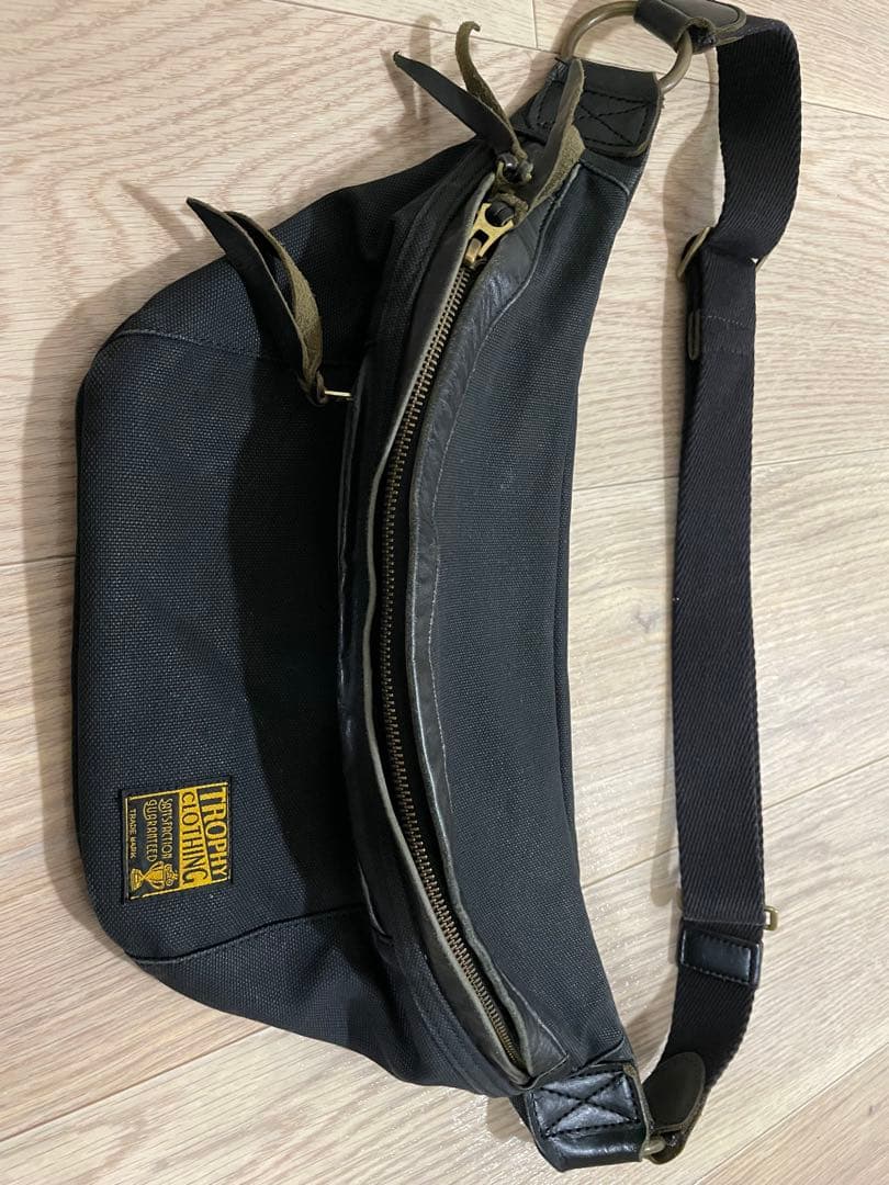 トロフィークロージング　バッグ