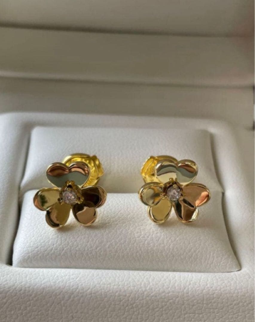 豪華✨ハイクオリティ✨ゴールド　ピアス　モアサナイトダイヤモンド　イヤリング別売