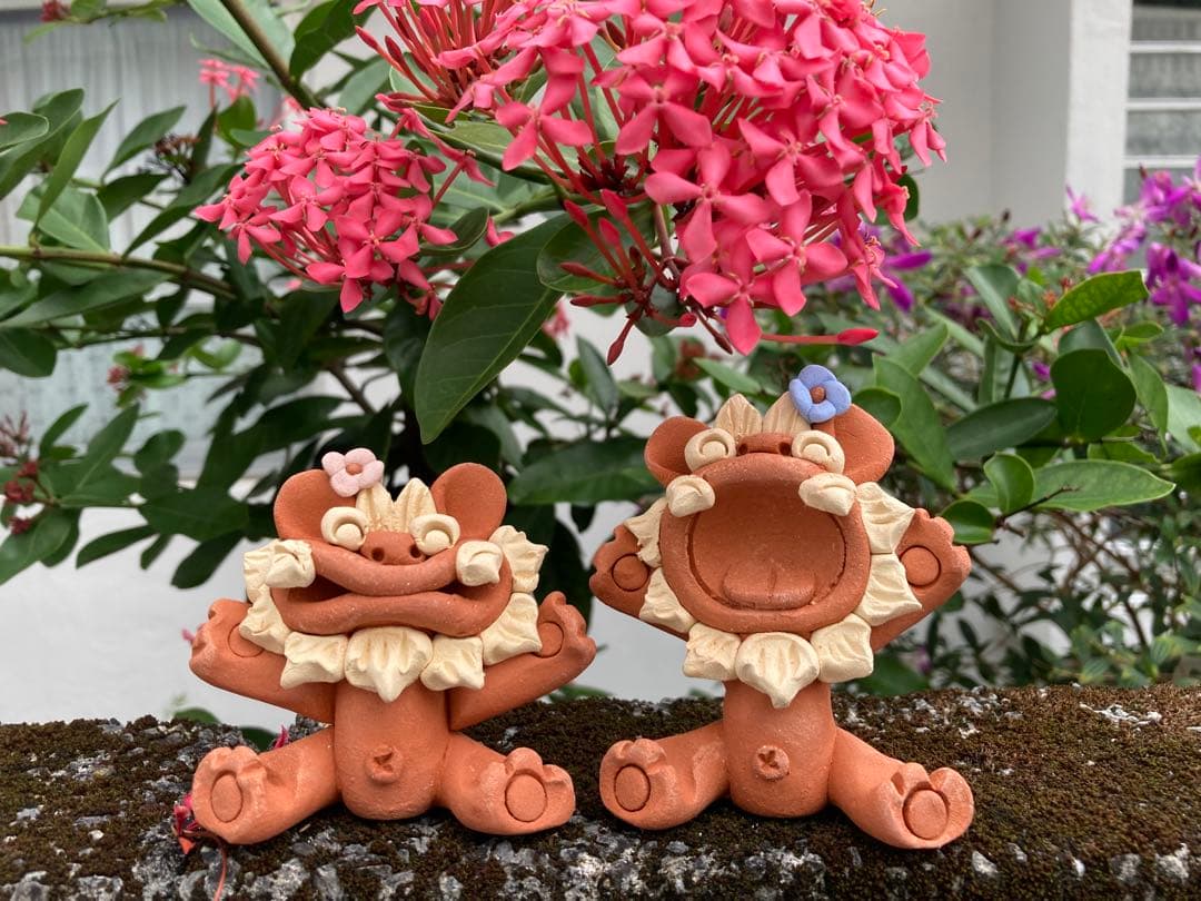シーサー　御守り　魔除け　厄除け　笑顔　やちむん　守神　焼き物　陶器　沖縄