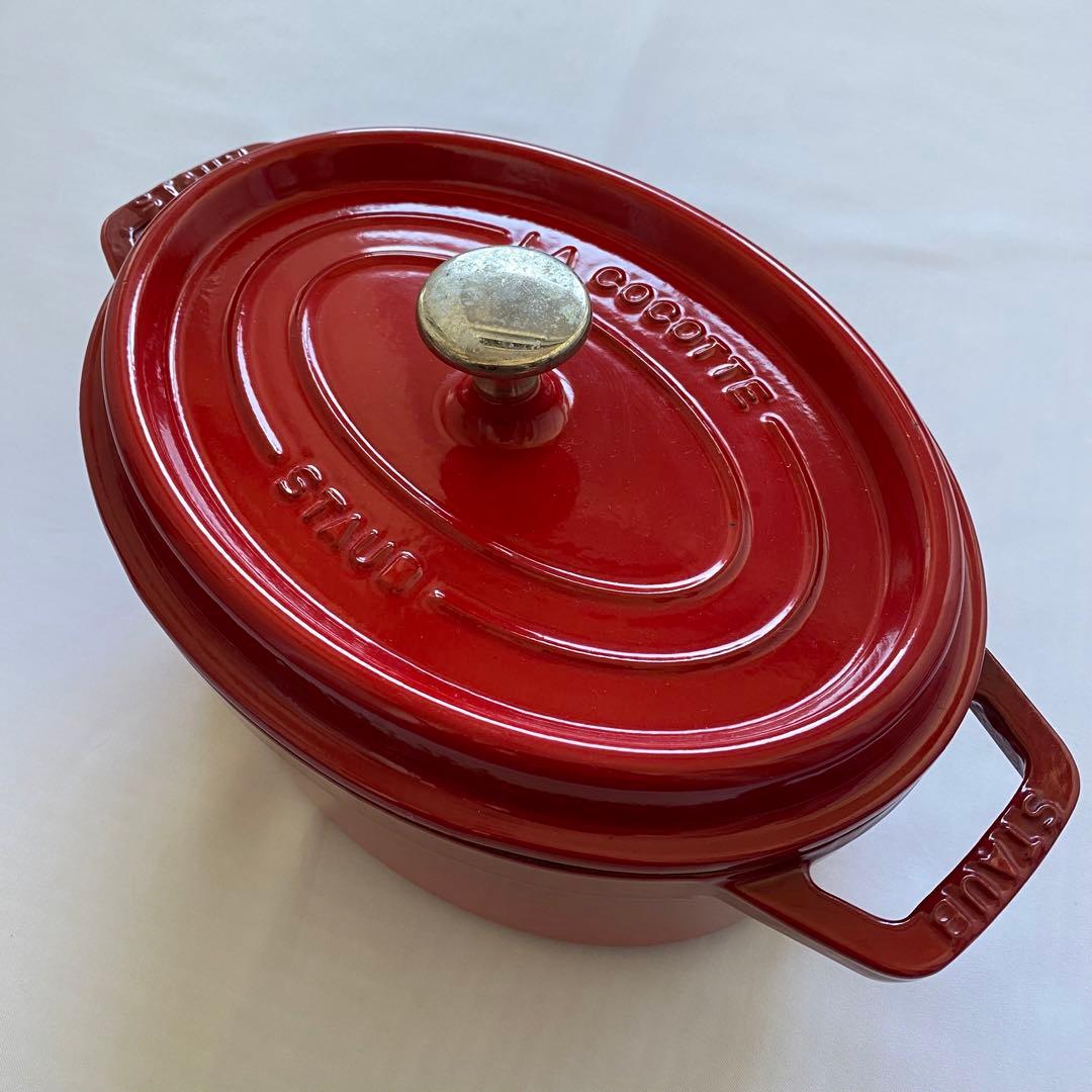 LA COCOTTE　STAUB　オーバル　楕円型　両手鍋　レッド　23cm