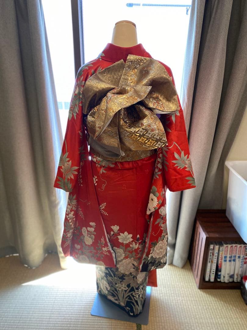 振袖 赤と黒 花柄　振袖&帯&帯揚げ&帯締め4点セット成人式　結婚式　卒業式