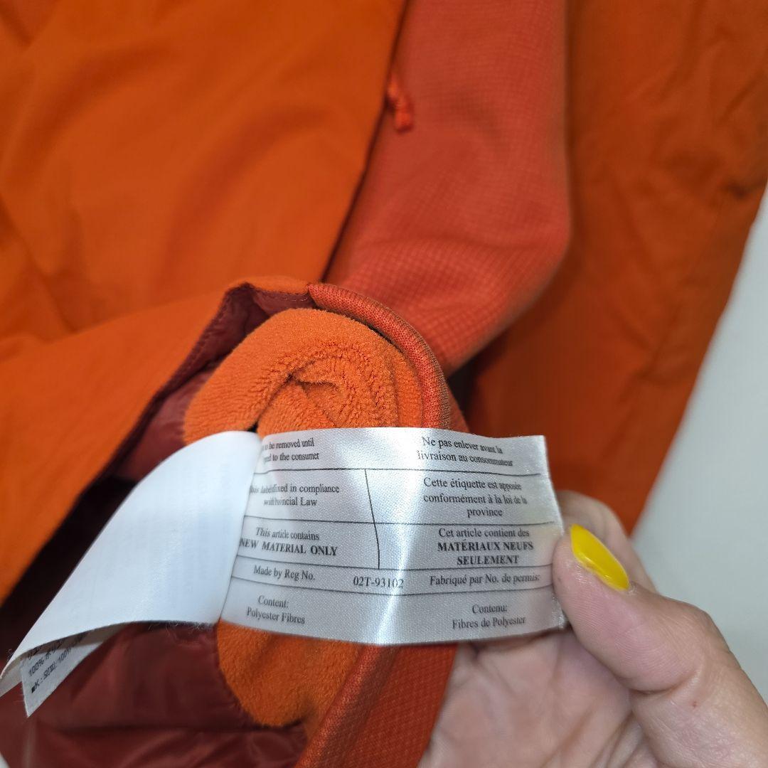 2013年8月生産　アークテリクス　アトムLTジャケット　サイズM 希少カラー！