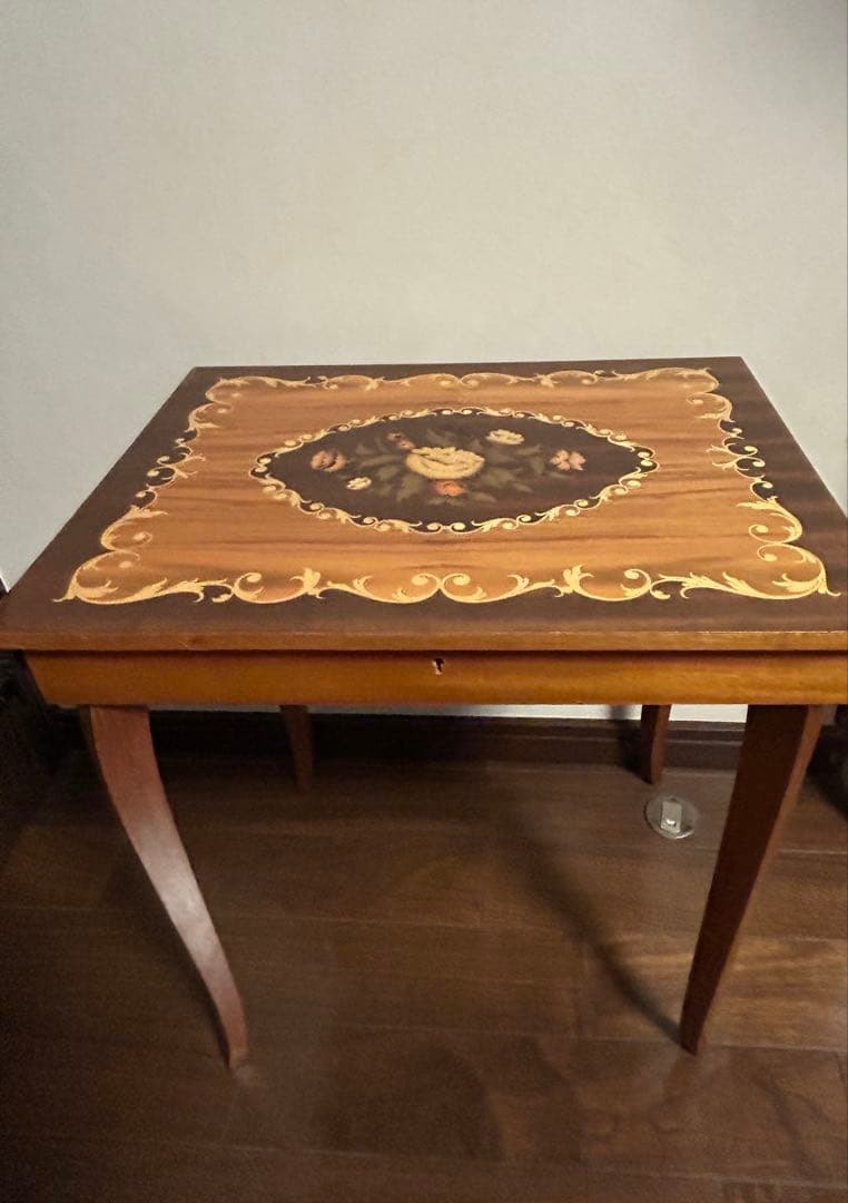 クラシックスタイル 花柄木製テーブルイタリア製オルゴール付き