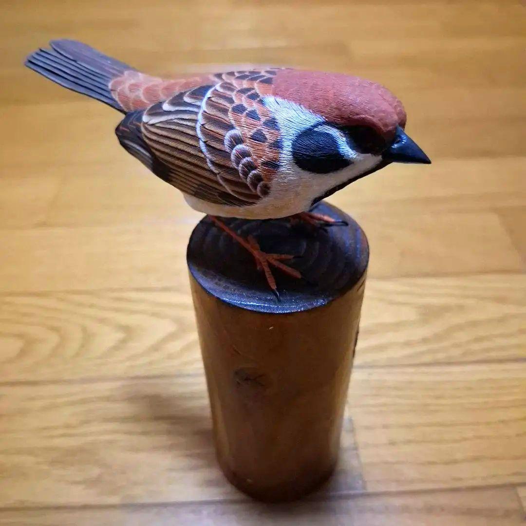 スズメのバードカービング　 木製彫刻リアルな鳥の置物 木製