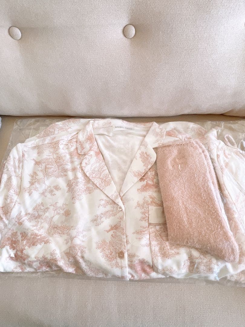 SNIDEL  福袋2026 パジャマ上下セット　くつ下付き