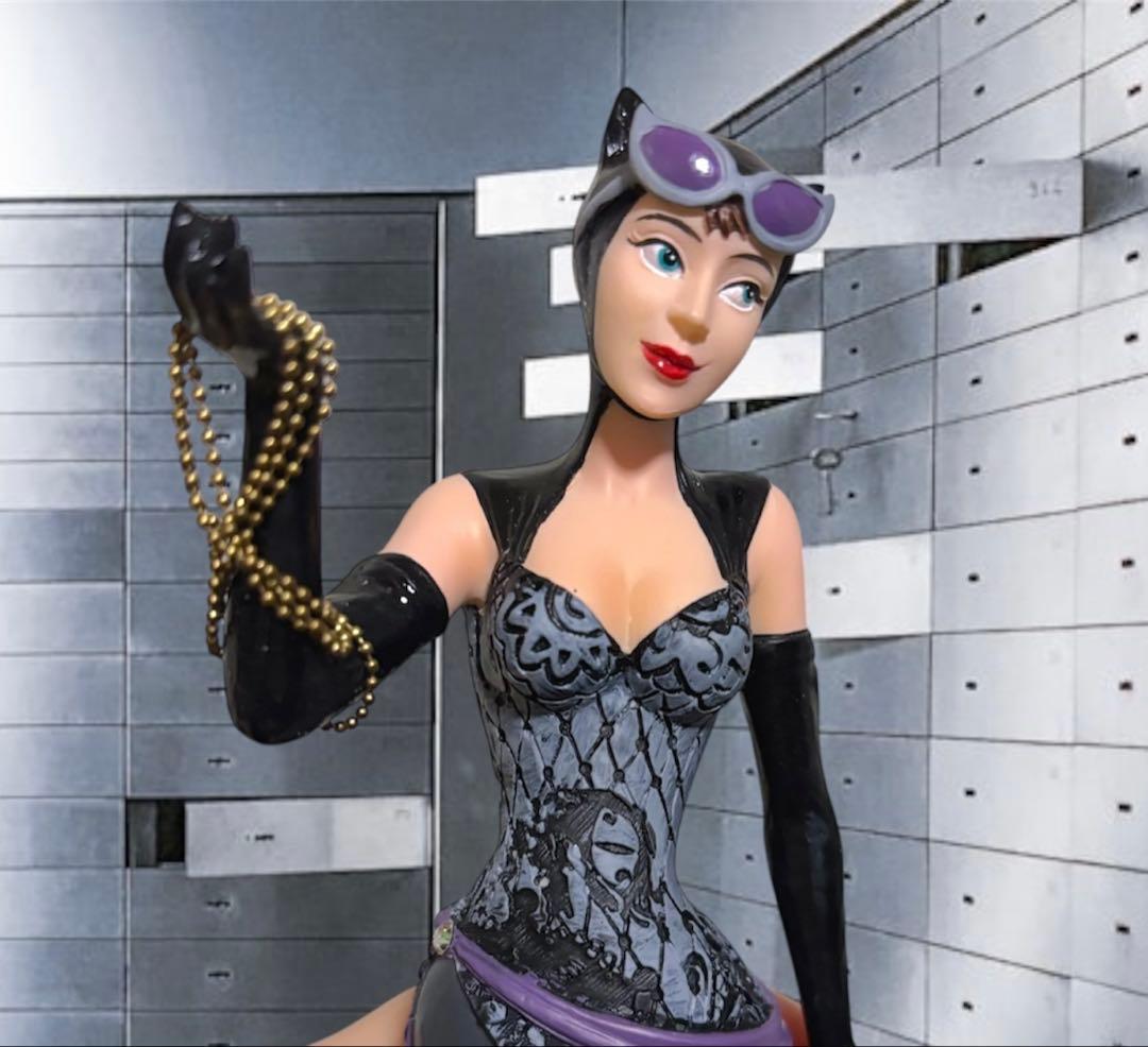 エネスコ　バットマン　キャットウーマン　セリーナカイル　フィギュア　置物